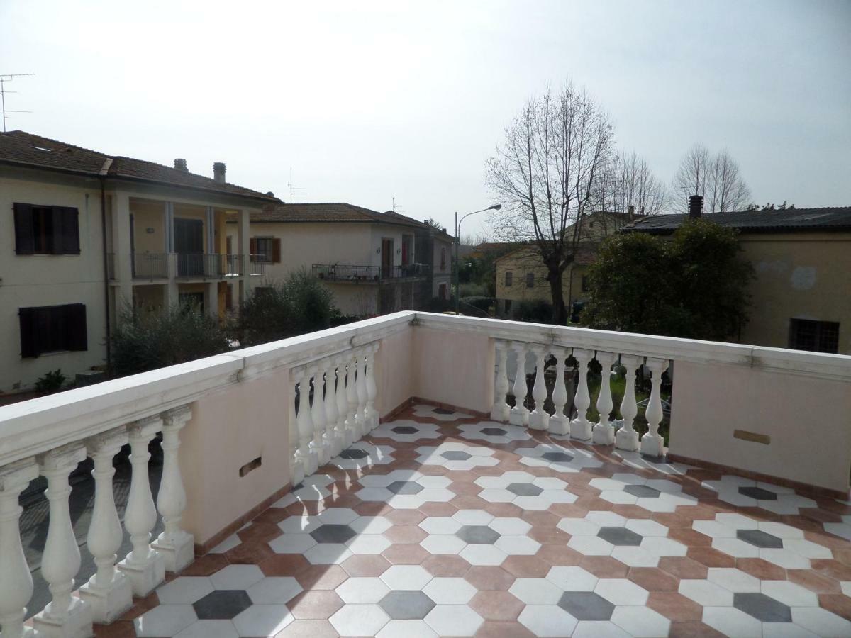 La Terrazza Apartment Palaia Exterior photo